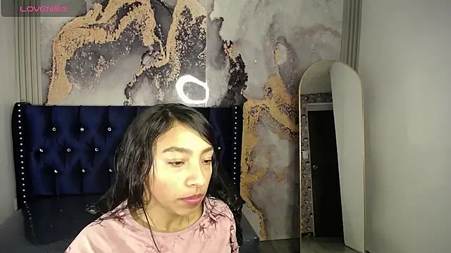 Snapshot of Adarasuri_v chatting on 3, 6, 2026 Adarasuri v online show from 3, 6, 2026