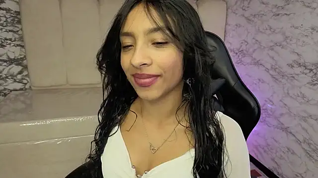Snapshot of Adarasuri_v chatting on 12, 6, 2026 Adarasuri v online show from 12, 6, 2026