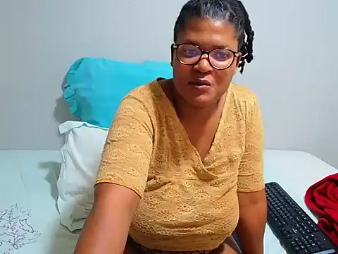 CandyYumsAerolaXX online show from 25, 6, 2026