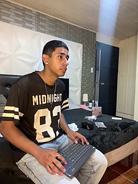 Snapshot of Isaak_Salomee chatting on 11, 6, 2026 Isaak Salomee online show from 11, 6, 2026