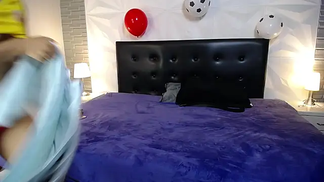 Snapshot of Isaak_Salomee chatting on 24, 6, 2026 Isaak Salomee online show from 24, 6, 2026