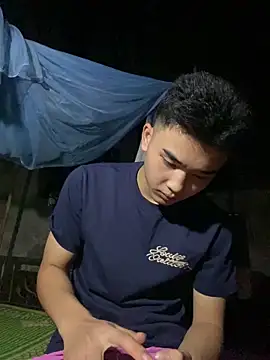 Snapshot of luonghoanganhh chatting on 22, 5, 2026 luonghoanganhh online show from 22, 5, 2026