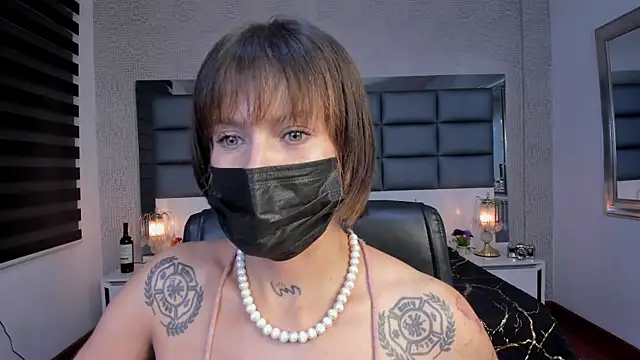 Snapshot of Mrs_Regina_clk chatting on 16, 7, 2026 Mrs Regina clk online show from 16, 7, 2026