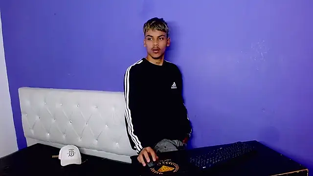 Angel foxc13 online show from 24, 6, 2026