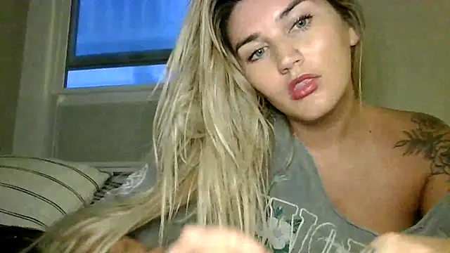 Snapshot of thebeachyblonde chatting on 26, 6, 2026 thebeachyblonde online show from 26, 6, 2026