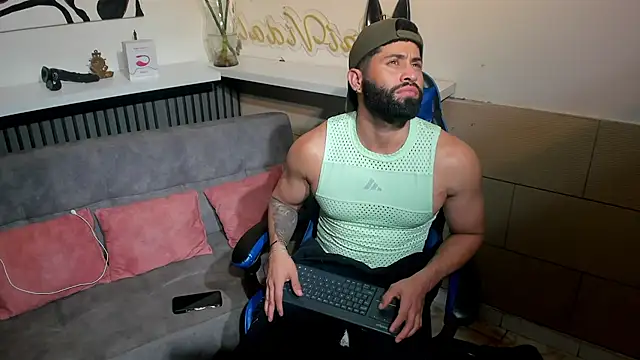 RikyAaron online show from 23, 6, 2026