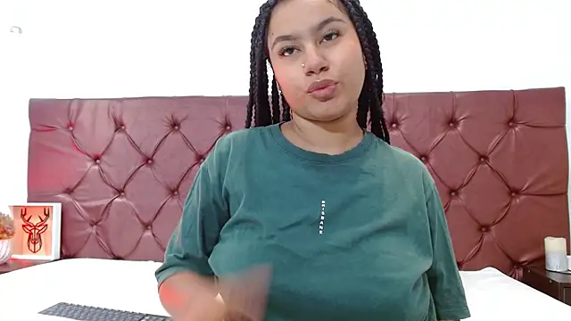 Snapshot of NoiraVale chatting on 26, 5, 2026 NoiraVale online show from 26, 5, 2026
