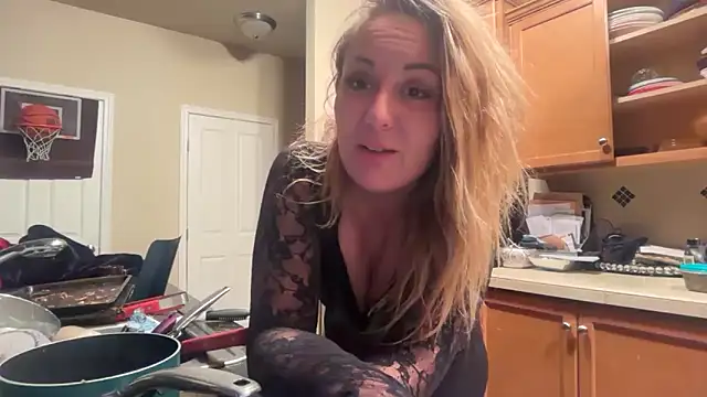 Snapshot of missbritneyfoxx chatting on 23, 5, 2026 missbritneyfoxx online show from 23, 5, 2026
