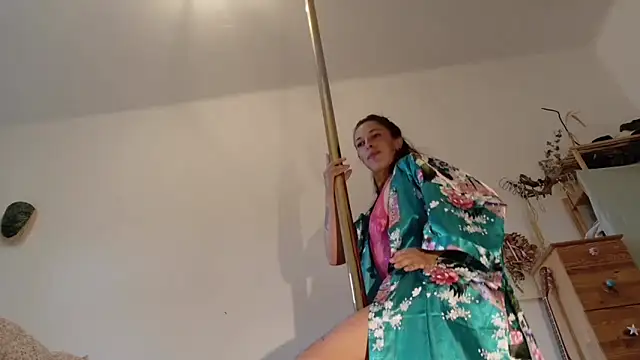 Snapshot of PriscillaPole chatting on 11, 6, 2026 PriscillaPole online show from 11, 6, 2026