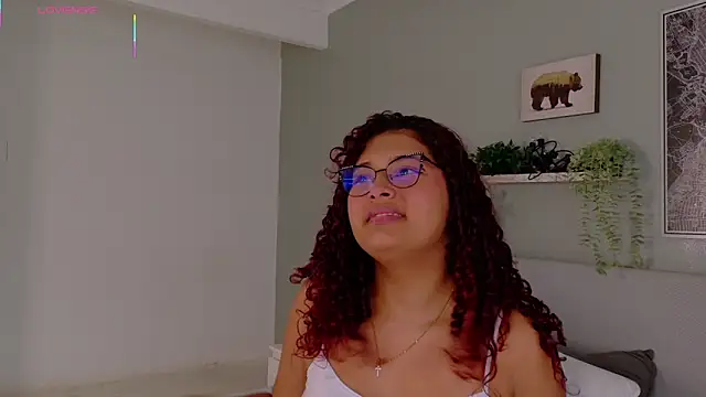 AmeliaLaurent  online show from 5, 6, 2026