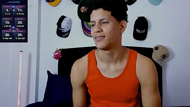 Snapshot of theo_bigcock_ chatting on 16, 6, 2026 theo bigcock online show from 16, 6, 2026