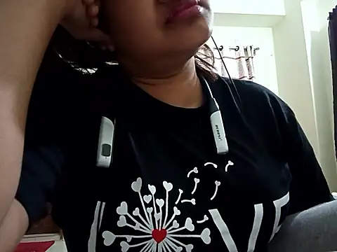 Snapshot of Neha-71 chatting on 6, 6, 2026 Neha-71 online show from 6, 6, 2026
