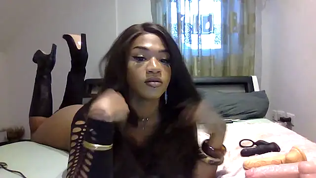 Snapshot of Loren4a chatting on 2, 7, 2026 Loren4a online show from 2, 7, 2026