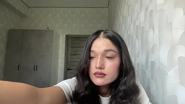 LisetteParajon online show from 9, 6, 2026