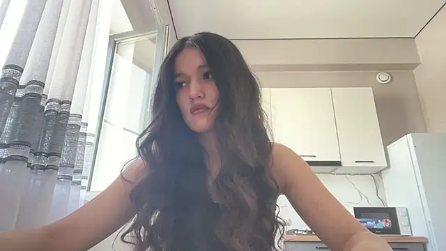 LisetteParajon online show from 29, 6, 2026