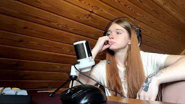 Snapshot of MariaLake chatting on 13, 6, 2026 MariaLake online show from 13, 6, 2026