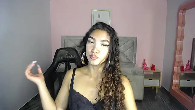 Snapshot of CamilaVixen_ch chatting on 4, 7, 2026 CamilaVixen ch online show from 4, 7, 2026