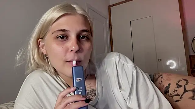 Ella Bloom online show from 14, 7, 2026