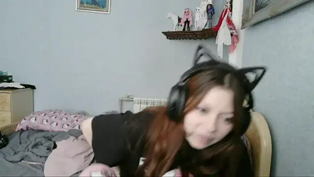 Snapshot of AlessiaViolet chatting on 24, 6, 2026 AlessiaViolet online show from 24, 6, 2026