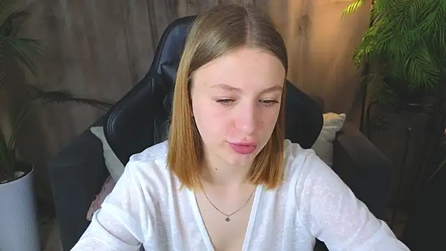 Snapshot of BeatriceLoven chatting on 27, 6, 2026 BeatriceLoven online show from 27, 6, 2026