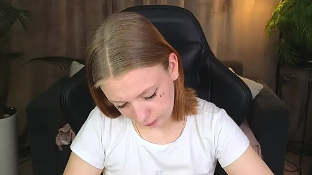 Snapshot of BeatriceLoven chatting on 6, 7, 2026 BeatriceLoven online show from 6, 7, 2026