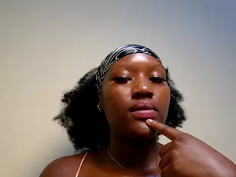 Snapshot of sexyroznnah chatting on 25, 6, 2026 sexyroznnah online show from 25, 6, 2026