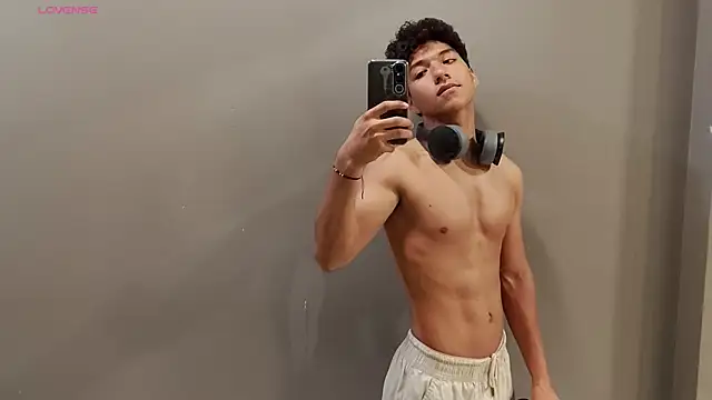 Maximiliano Young online show from 14, 7, 2026