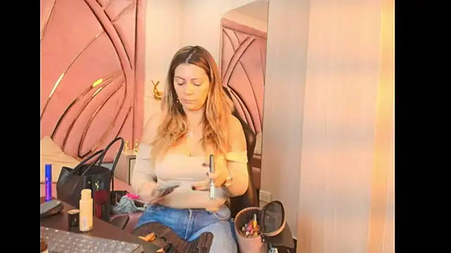 pamelaQenn2 online show from 18, 7, 2026