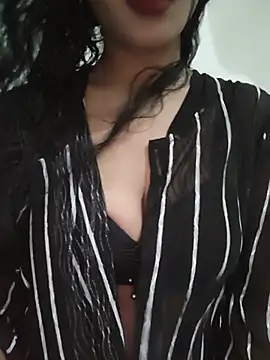 Snapshot of Simmy_jaan chatting on 5, 8, 2026 Simmy jaan online show from 5, 8, 2026