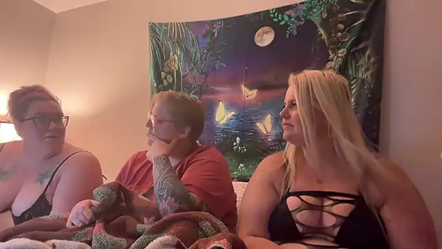 Snapshot of Girthdaddy9 chatting on 22, 7, 2026 Girthdaddy9 online show from 22, 7, 2026