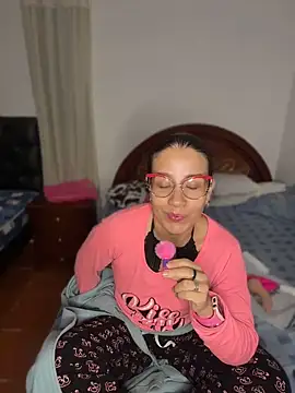 Snapshot of ArielFerrara chatting on 11, 6, 2026 ArielFerrara online show from 11, 6, 2026