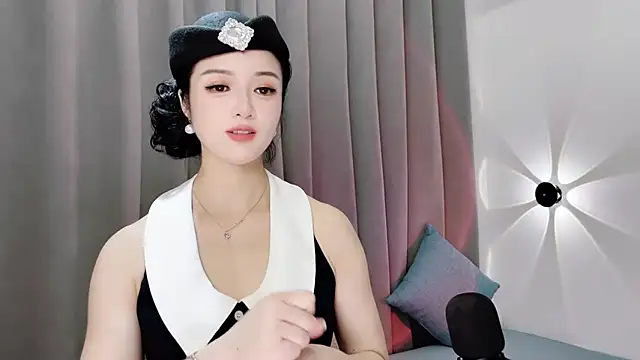 Snapshot of Momo-Wow chatting on 18, 6, 2026 Momo-Wow online show from 18, 6, 2026