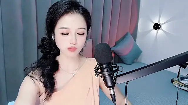 Snapshot of Momo-Wow chatting on 14, 7, 2026 Momo-Wow online show from 14, 7, 2026