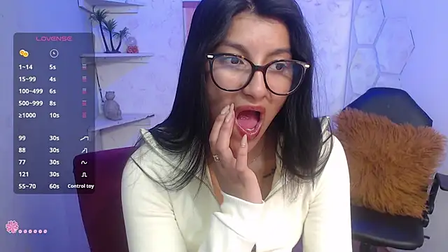 Hailey Adams online show from 8, 7, 2026