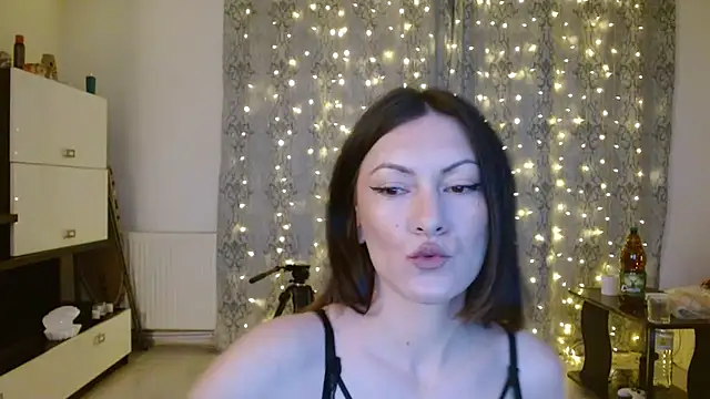 Snapshot of LoraBelle12 chatting on 9, 6, 2026 LoraBelle12 online show from 9, 6, 2026