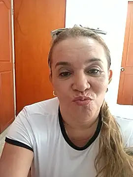 Snapshot of Sara_hilton02 chatting on 14, 6, 2026 Sara hilton02 online show from 14, 6, 2026