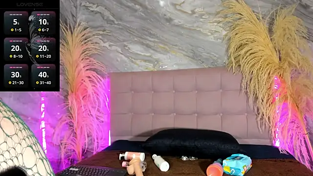 Snapshot of victoria_keyy chatting on 24, 6, 2026 victoria keyy online show from 24, 6, 2026