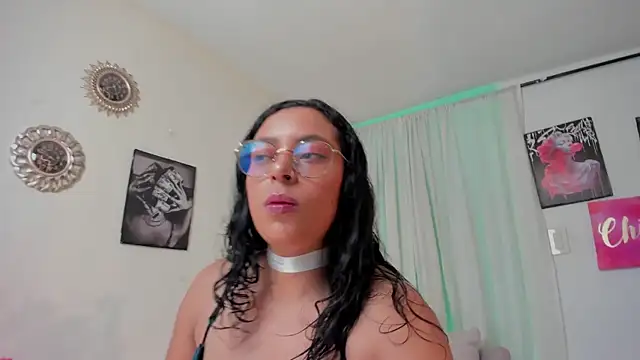 Snapshot of ElaRosse1 chatting on 3, 6, 2026 ElaRosse1 online show from 3, 6, 2026