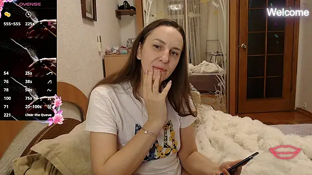 Snapshot of Yevgeshka-Milashka chatting on 18, 12, 2025 Yevgeshka-Milashka online show from 18, 12, 2025