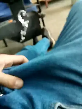 Singlemaleforcouples online show from 6, 1, 2025