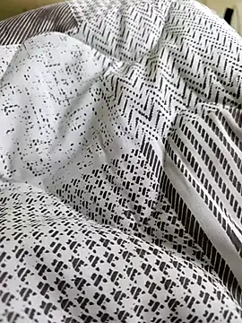 Singlemaleforcouples online show from 28, 2, 2026