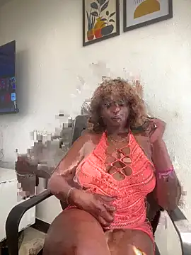 Snapshot of Dottie_shee chatting on 7, 6, 2026 Dottie shee online show from 7, 6, 2026
