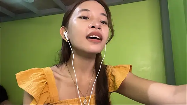 Snapshot of CharisseQuall chatting on 10, 6, 2026 CharisseQuall online show from 10, 6, 2026
