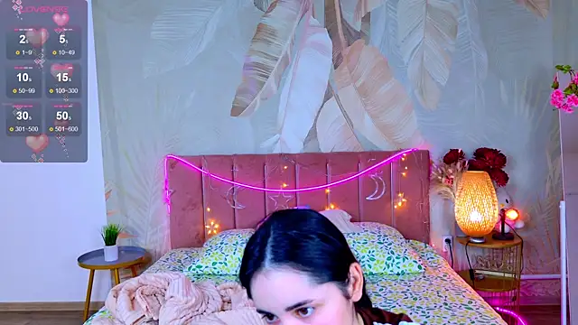 Snapshot of RuthHalll chatting on 5, 7, 2026 RuthHalll online show from 5, 7, 2026