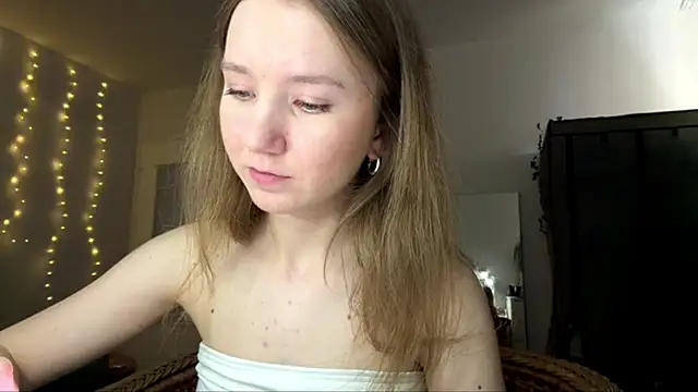 Snapshot of smalllisa chatting on 18, 6, 2026 smalllisa online show from 18, 6, 2026