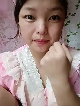 Snapshot of Linna-bae chatting on 3, 7, 2026 Linna-bae online show from 3, 7, 2026