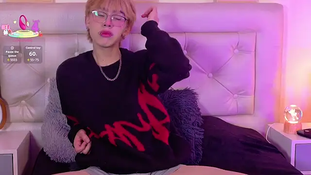 Snapshot of Kim_Adrien chatting on 24, 6, 2026 Kim Adrien online show from 24, 6, 2026