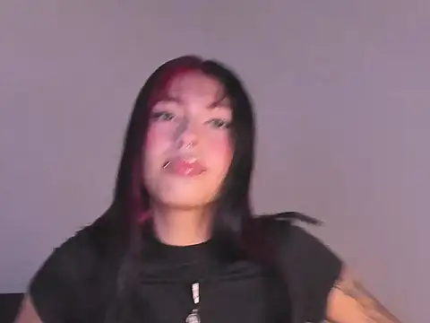 EvaBenely  online show from 9, 7, 2026