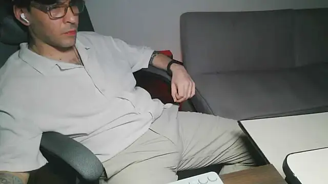 Snapshot of Luca-ItaloArgen chatting on 9, 6, 2026 Luca-ItaloArgen online show from 9, 6, 2026