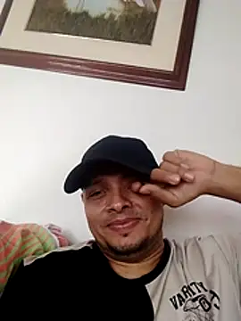 Snapshot of EnzoDesire chatting on 19, 6, 2026 EnzoDesire online show from 19, 6, 2026
